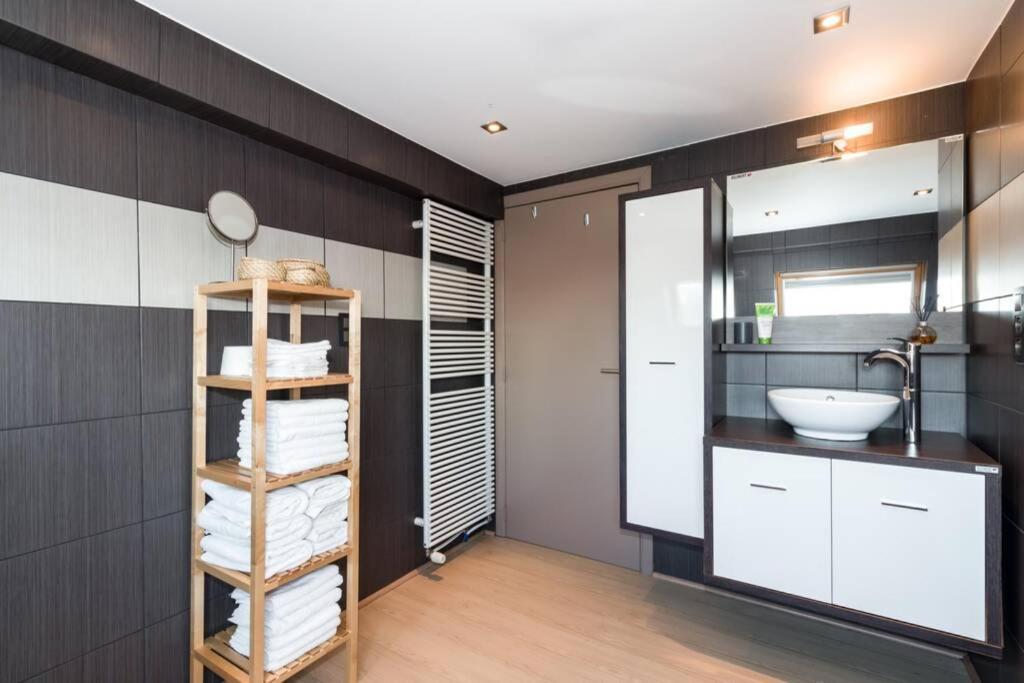 Duplex Appertement Met Zicht Damse Vaart @ Bruggeアパートメント エクステリア 写真